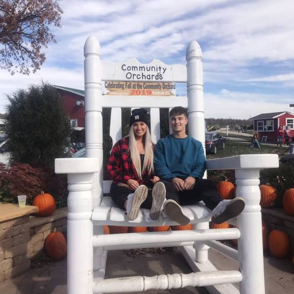 Meet your Posher, MaKayla! - Picture 1 of 1